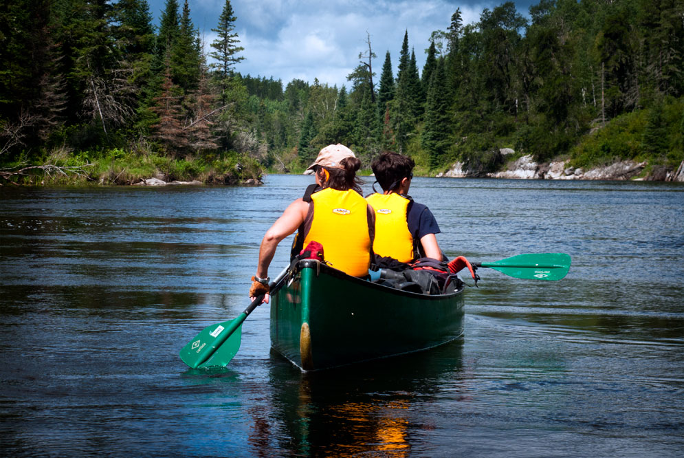 02-canoeing-manigotagan-river-manitoba